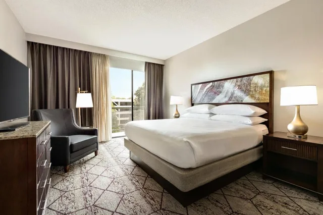 جناح بسرير كينج بغرفة نوم واحدة لذوي الإعاقة، Doubletree By Hilton Atlanta Northlake 1/2