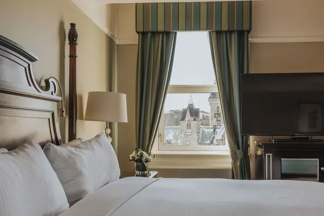 غرفة ديلوكس بسرير كوين، Fairmont Chateau Laurier 3/4
