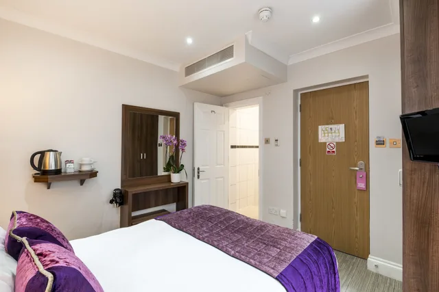Semi Basement, Double Bed، London House Hotel 4/10