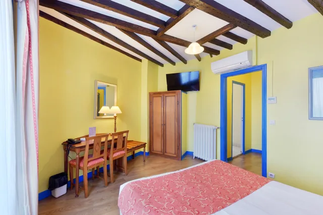 غرفة قياسية مفردة بسرير كوين، Hotel Richmond 5/10