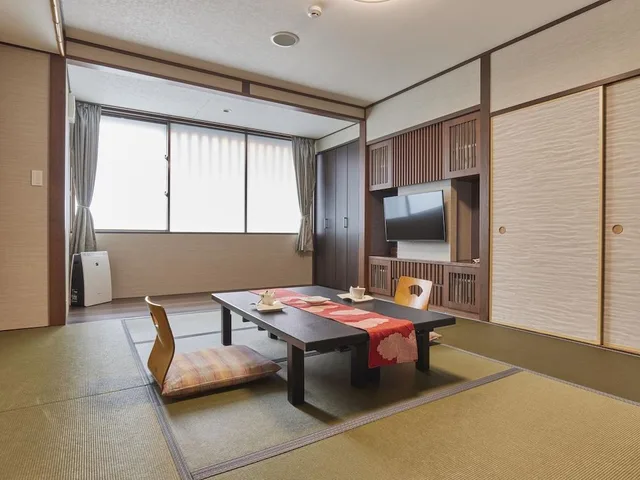 غرفة اقتصادية رباعية بأربعة أسرّة، Gion Shinmonso 1/1