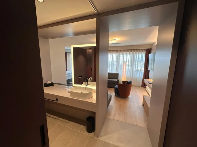 جناح جونيور بشرفة، Room in B&B - Studio for 2 People in Hamburg Mitte, Cozy and Modern 9/10