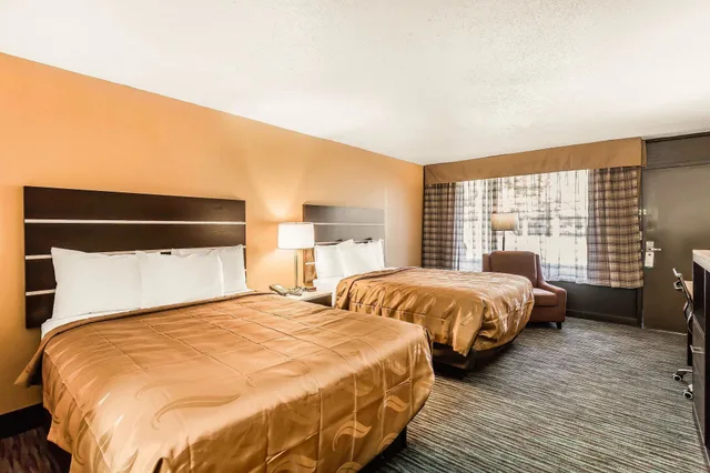 Standard, 2 Queen Beds, Smoking, Quality Inn South Boston - Danville East 1/3
