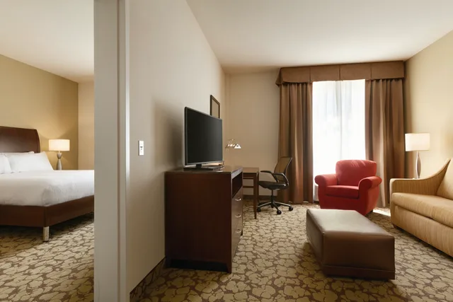 جناح بسرير كينج لذوي الإعاقة، Hilton Garden Inn Boston Logan Airport 2/3