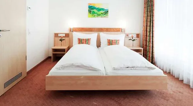 جناح جونيور بسرير فردي، Best Hotel Zeller 1/2