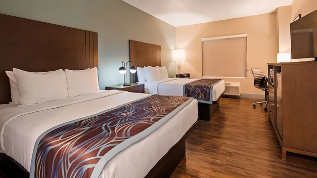 غرفة بسريرين كوين لذوي الإعاقة، Best Western Plus New Barstow Inn & Suites 1/3