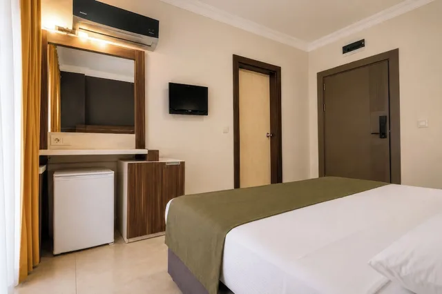 غرفة قياسية بسرير مزدوج أو سريرين منفصلين، Hawaii Suite Beach Hotel 2/8