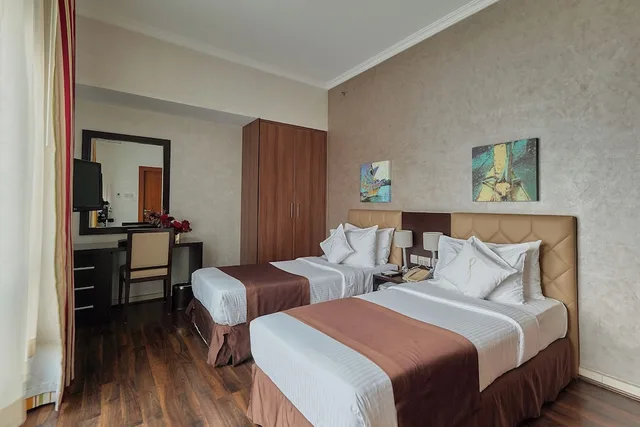 3 Bedrooms, Premier, Apartment, 1 Queen and 4 Single Beds, Lake or Marina View، City Premiere Marina Hotel Apartments 6/7