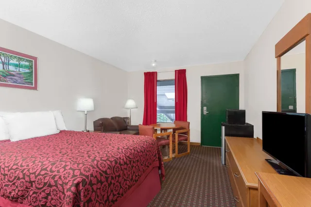 غرفة بسرير مزدوج، Days Inn by Wyndham Columbia NE Fort Jackson 1/4