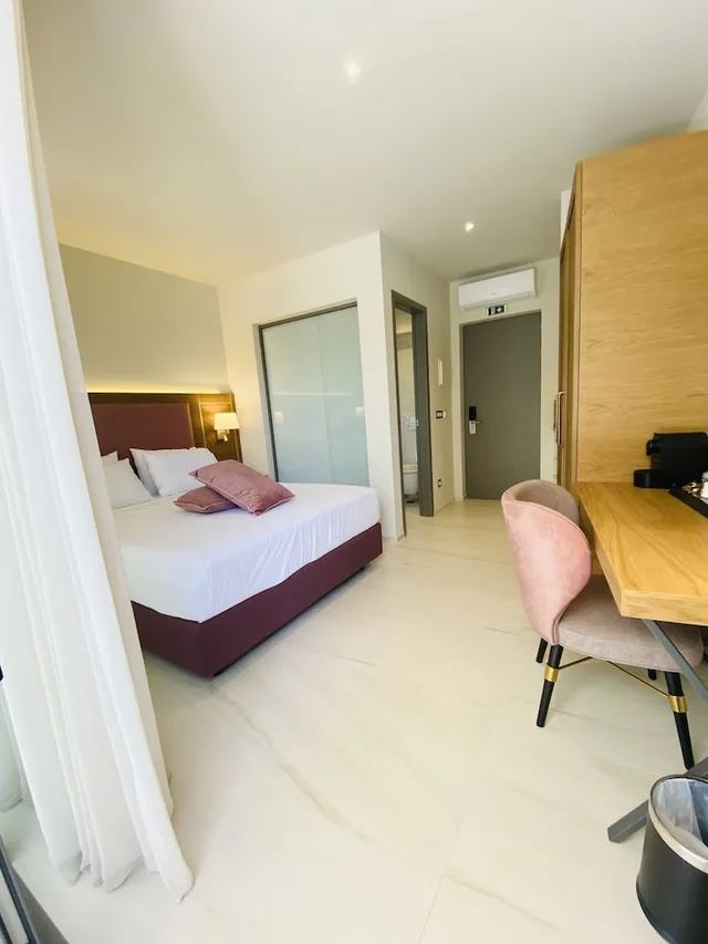 جناح مريح ديلوكس بسرير كوين، Serenity Suites 1/4