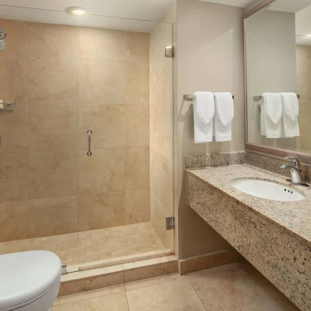 Room, Double Bed, Bay View, Balcony، Doubletree By Hilton Grand Hotel Biscayne Bay 5/5