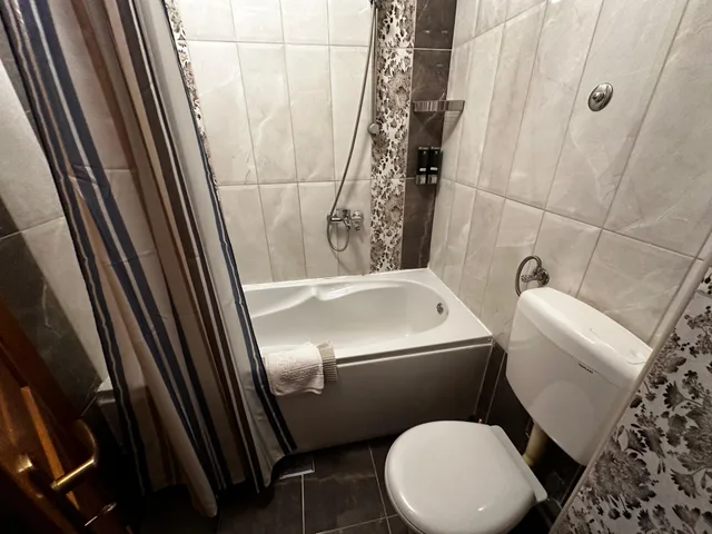 غرفة عائلية بإطلالة على البحر، Hotel Kuc 3/3