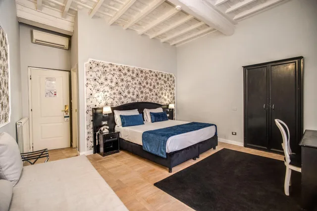 Superior, Twin Beds, Relais Fontana di Trevi 5/10