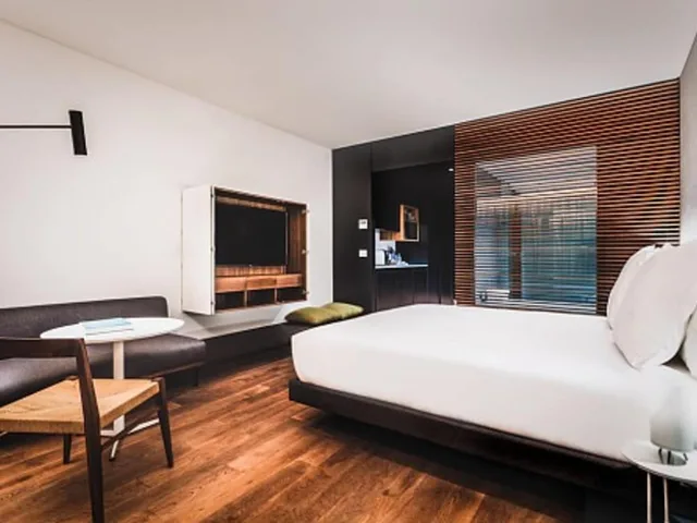 غرفة سوبيريور بسرير كينج بإطلالة على المرفأ، SLS Buenos Aires Puerto Madero 4/4