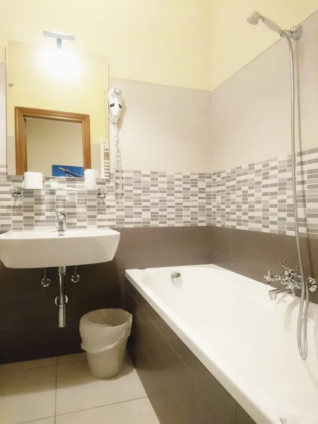 غرفة رباعية بسرير مزدوج وسريرين منفصلين، Giappone Inn Parking Hotel 8/10