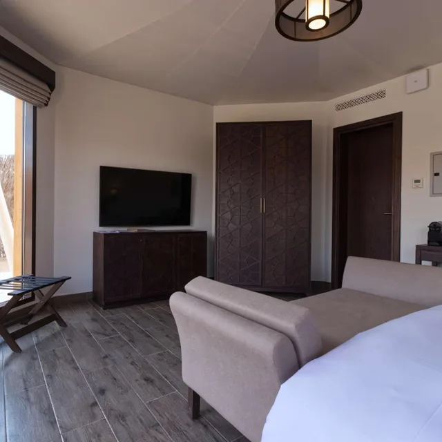 خيمة بسرير فردي بغرفتي نوم بمسبح خاص، Al Badayer Sharjah Resort 4/4