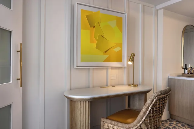 Renovated, Junior Suite, King Bed, City View, Sofa، The Sunny Miami Sunny Isles Beach, Curio Collection by Hilton 6/6