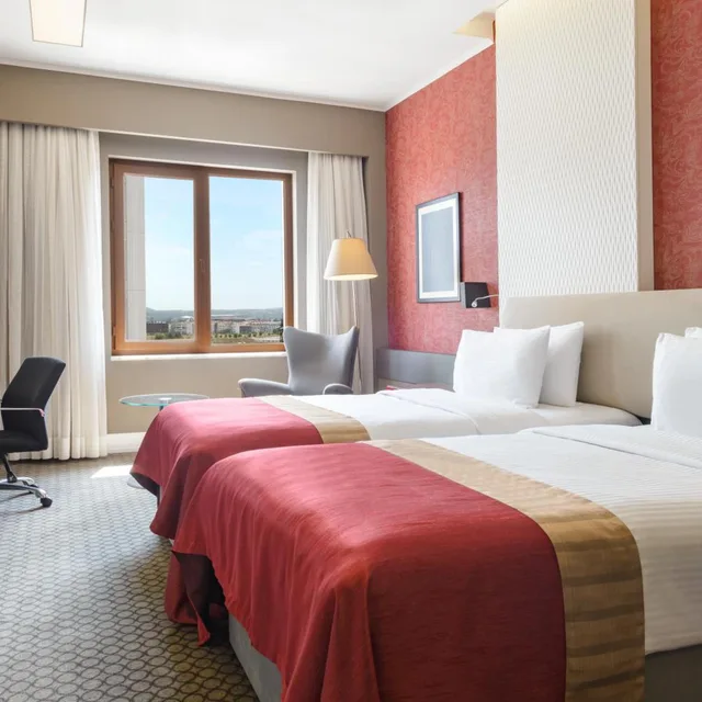 غرفة سوبيريور بسريرين منفصلين بإطلالة على المدينة، Ramada Plaza by Wyndham Eskisehir 1/8