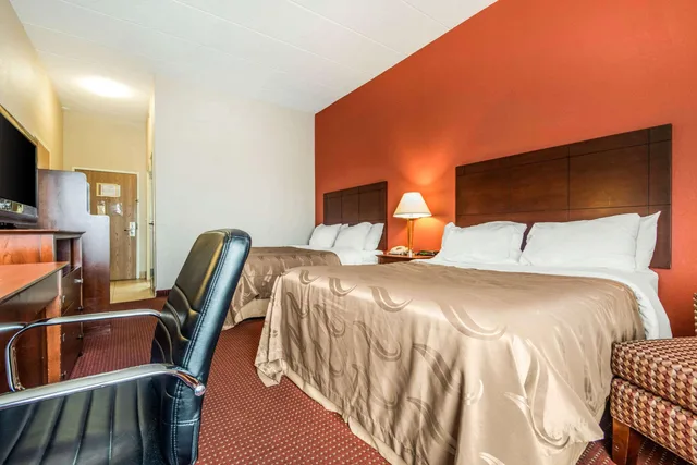 Room, 2 Queen Beds, Quality Inn & Suites Lawrenceburg 1/3