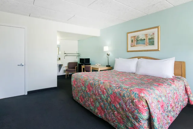 Room, 2 Double Beds, Partial Ocean View, Days Inn & Suites By Wyndham Jekyll Island 1/10