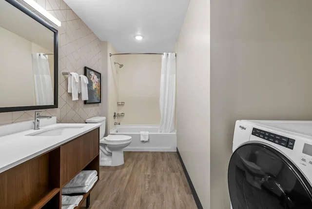 جناح بسرير كينج، Everhome Suites Rochester Greece 8/10