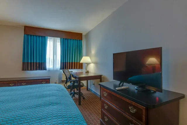 غرفة بسرير كينج، Americas Best Value Inn Hayward 4/5