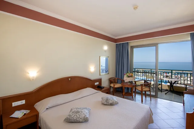 Room, Double or Twin Bed, Sea Front، Hydramis Palace 4/6