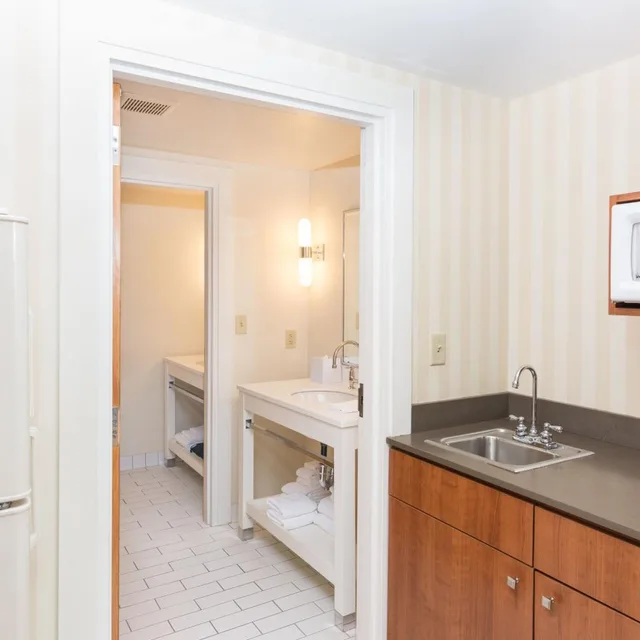 شقة بسرير كينج بغرفتي نوم، Four Points by Sheraton Eastham Cape Cod 10/10