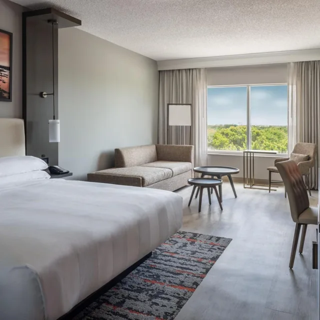 Pure, Wellness, King Bed, Sofa، Fort Lauderdale Marriott Coral Springs Hotel & Convention Center 1/3