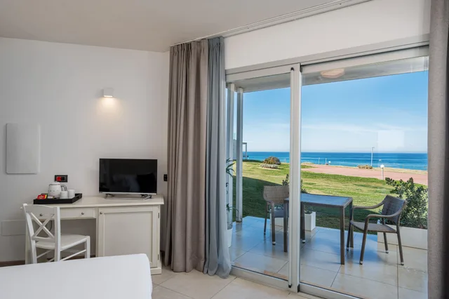 Room, Triple, Sea View, Bellevue Sardinia Resort Affiliated by Melia 5/6