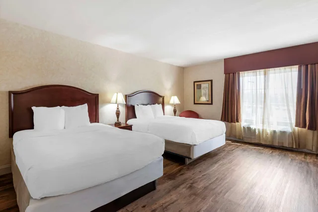 غرفة بسريرين كوين، Best Western Plus Steeplegate Inn 3/6