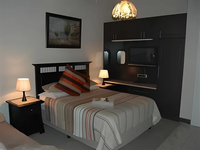 1 Bedroom, Queen Bed, Bon A Vie B And B And Self Catering 1/1