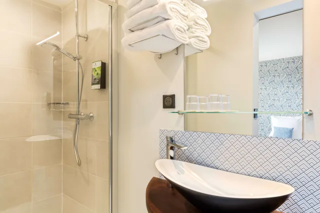 Family, Multiple Beds، Sure Hotel By Best Western Reims Nord 7/8