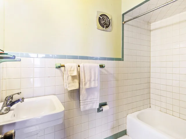 غرفة بسرير كينج، OYO Hotel Downtown Peoria I-74 10/10