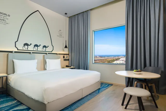 غرفة سوبيريور بسرير كينج بإطلالة على البحر، Swiss-Belinn Airport Muscat 2/4