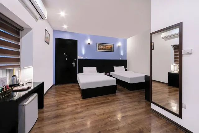 Deluxe, Suite, Triple, A25 Hotel - 15 Hang Than 3/9