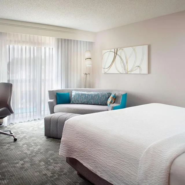 غرفة ديلوكس بسرير كينج لذوي الإعاقة، Sonesta Select Atlanta Airport North 1/2
