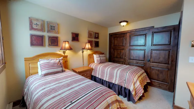 Platinum, 2 Bedrooms, Condo, 1 Queen and 1 Double Bed، Vail Residences at Cascade Village 1/5