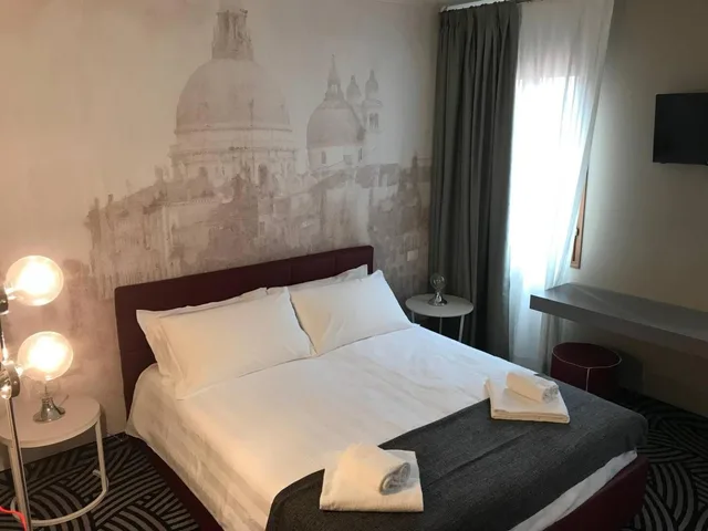غرفة قياسية بسرير مزدوج بإطلالة على القناة، Hotel Cannaregio 2357 3/10