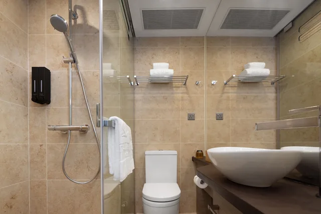 Starphire, Queen Bed، Starphire Hotel 2/2