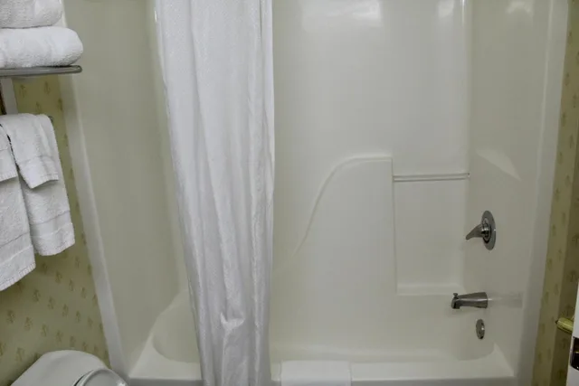 1 Bedroom, Suite, King Bed, Sofa, Country Inn & Suites by Radisson, Hot Springs, AR 1/2