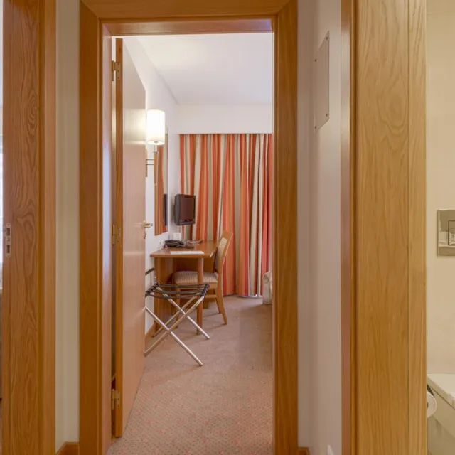 غرفة بسرير مزدوج أو سريرين منفصلين، Hotel Cinquentenario & Conference Center 7/7