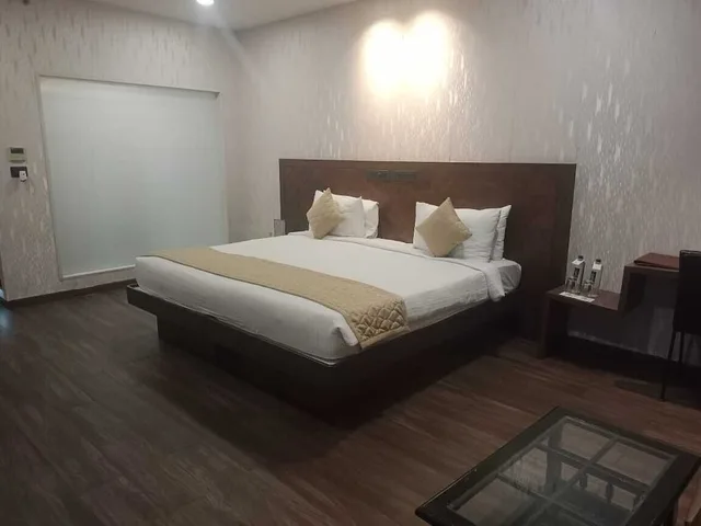 غرفة قياسية بسريرين منفصلين، Devka Beach Resort 1/6