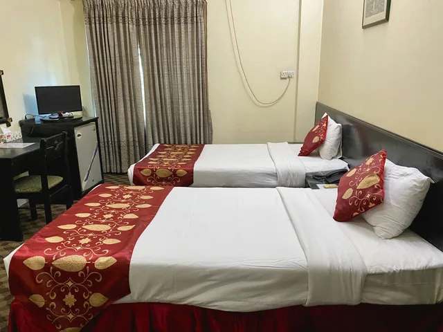 Twin Deluxe Room with one way shuttle transfer، QUALITY INN 2/3