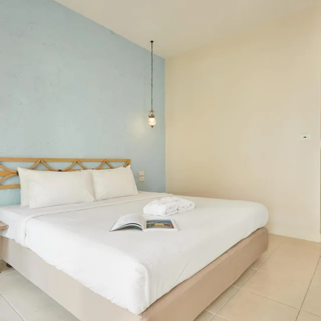 Superior, Double Bed, Talay Hotel & Villa 2/8