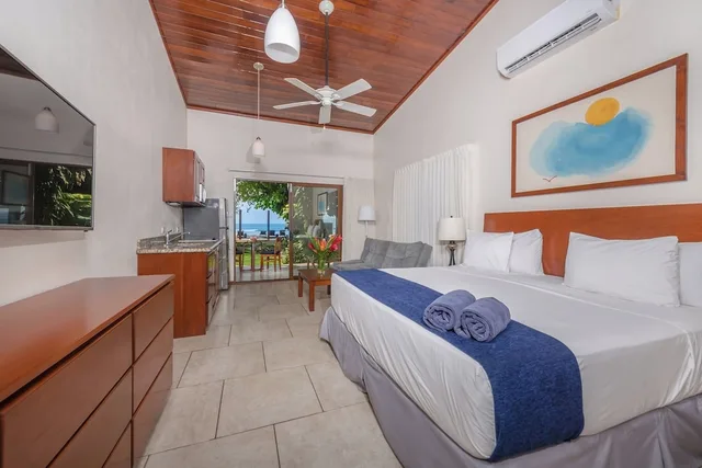 Suite, Beach Front، The Coast Beachfront Hotel 1/16