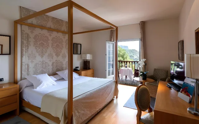 Superior, 2 Double Beds, Parador de Vic-Sau 1/1