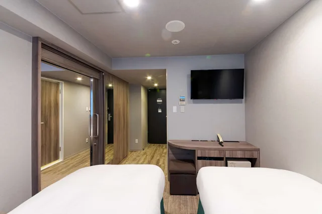 Connecting, Hollywood, Family, 4 Beds، Best Western Fino Shinsaibashi 7/10