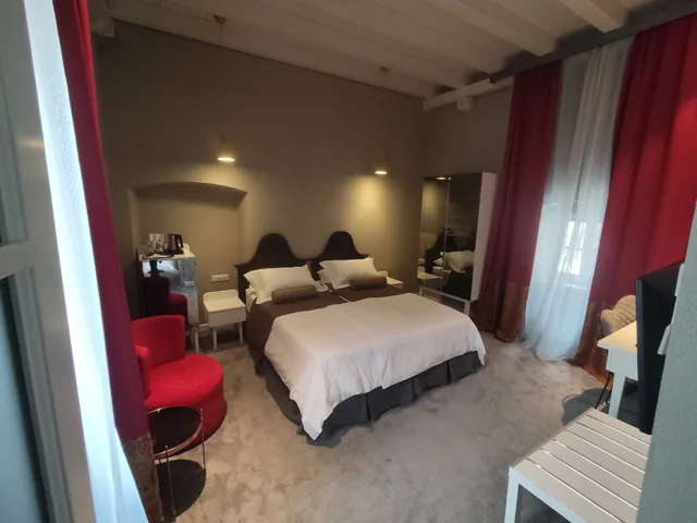غرفة سوبيريور بسرير مزدوج بإطلالة على المدينة، Xii Century Heritage Hotel 2/5