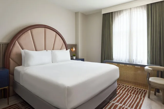 غرفة بسرير مزدوج لذوي الإعاقة، Hotel Vesper, Houston, a Tribute Portfolio Hotel 2/4